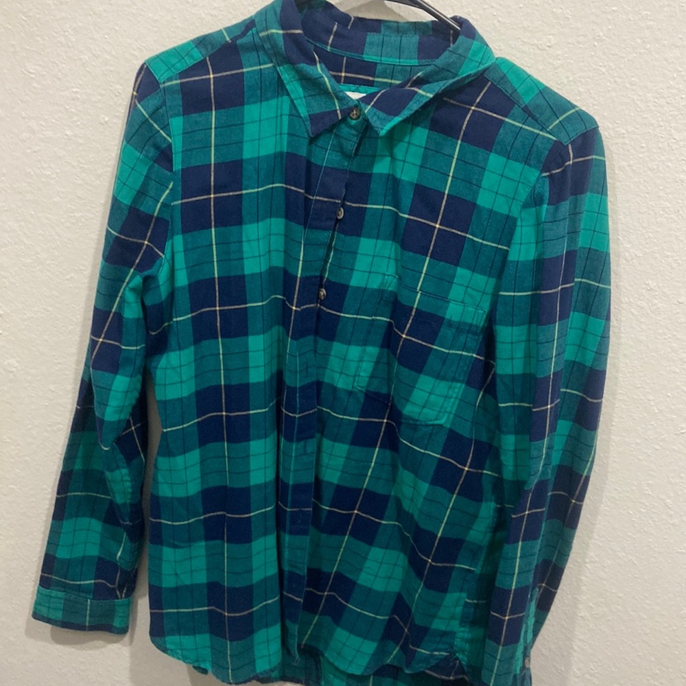 Green flannel button up. Yellow accent. Breathable and fashionable